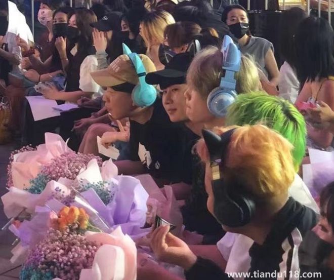 山寨男團(tuán)錄制惹爭議 楊迪劉維道歉(稱硬實(shí)力才是有價值)(圖2) 山寨男團(tuán)錄制惹爭議 楊迪劉維道歉(稱硬實(shí)力才是有價值)(圖2)