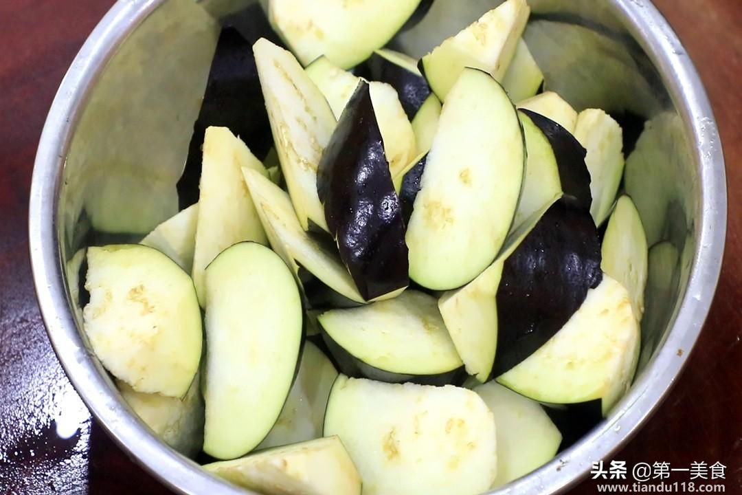 紅燒茄子的做法(紅燒茄子怎么做)(圖3) 紅燒茄子的做法(紅燒茄子怎么做)(圖3)