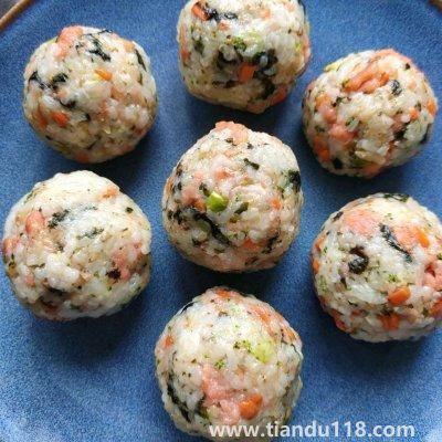 飯團的做法(飯團怎么做)(圖10) 飯團的做法(飯團怎么做)(圖10)