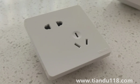 德力西開關(guān)插座和公牛的哪個(gè)好(網(wǎng)購(gòu)德力西開關(guān)體驗(yàn))(圖2) 德力西開關(guān)插座和公牛的哪個(gè)好2