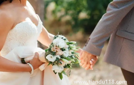 新娘進(jìn)門不能超過幾點(diǎn)(新娘進(jìn)門時間是怎么選的)(圖3) 新娘進(jìn)門不能超過幾點(diǎn)3