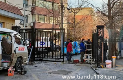 家里換門會影響風水嗎(農(nóng)村院墻有什么忌諱)(圖2) 家里換門會影響風水嗎2