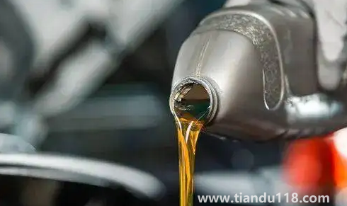 1萬公里不換機油是不是會有悶響3