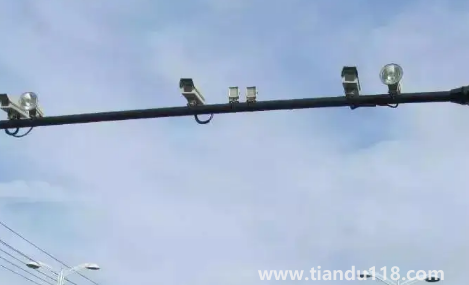 測(cè)速攝像頭閃光是不是被拍了3