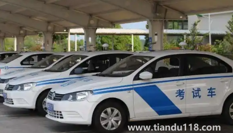 科三安全員小聲提醒會(huì)不會(huì)被發(fā)現(xiàn)（科三走后門怎樣讓過的）