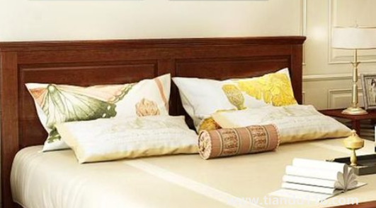 屬兔的人臥室適合掛什么畫(huà)(臥室掛畫(huà)有什么講究)(圖2) 屬兔的人臥室適合掛什么畫(huà)2