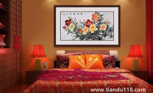 屬兔的人臥室適合掛什么畫(huà)(臥室掛畫(huà)有什么講究)(圖3) 屬兔的人臥室適合掛什么畫(huà)3