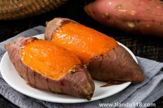 空氣炸鍋烤紅薯刷油還是不刷油好吃(空氣炸鍋怎么烤紅薯)(圖2) 空氣炸鍋烤紅薯刷油還是不刷油好吃2