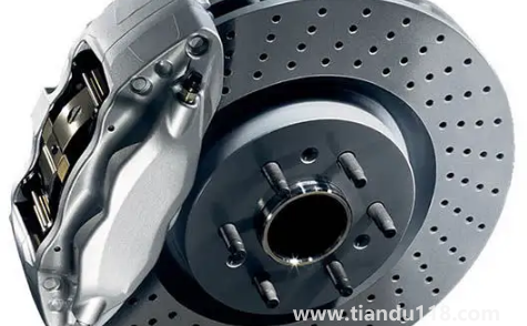 剎車片過熱澆了一次水沒事吧（剎車片有糊味要停多久才能開）