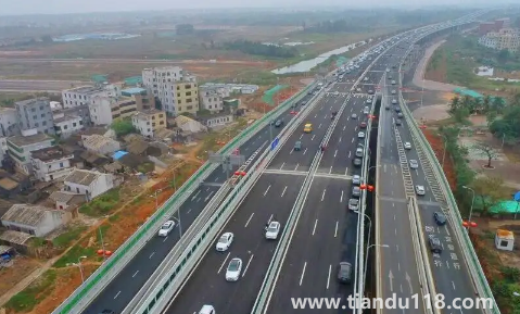 高速上扔?xùn)|西會(huì)被拍到嗎（高速上違章一般幾天能收到信息）