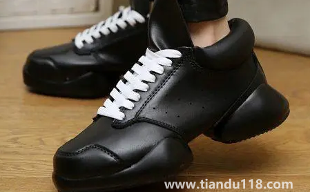 2023年閏2月要給母親買(mǎi)鞋子嗎（閏月給父母買(mǎi)鞋是什么講究）